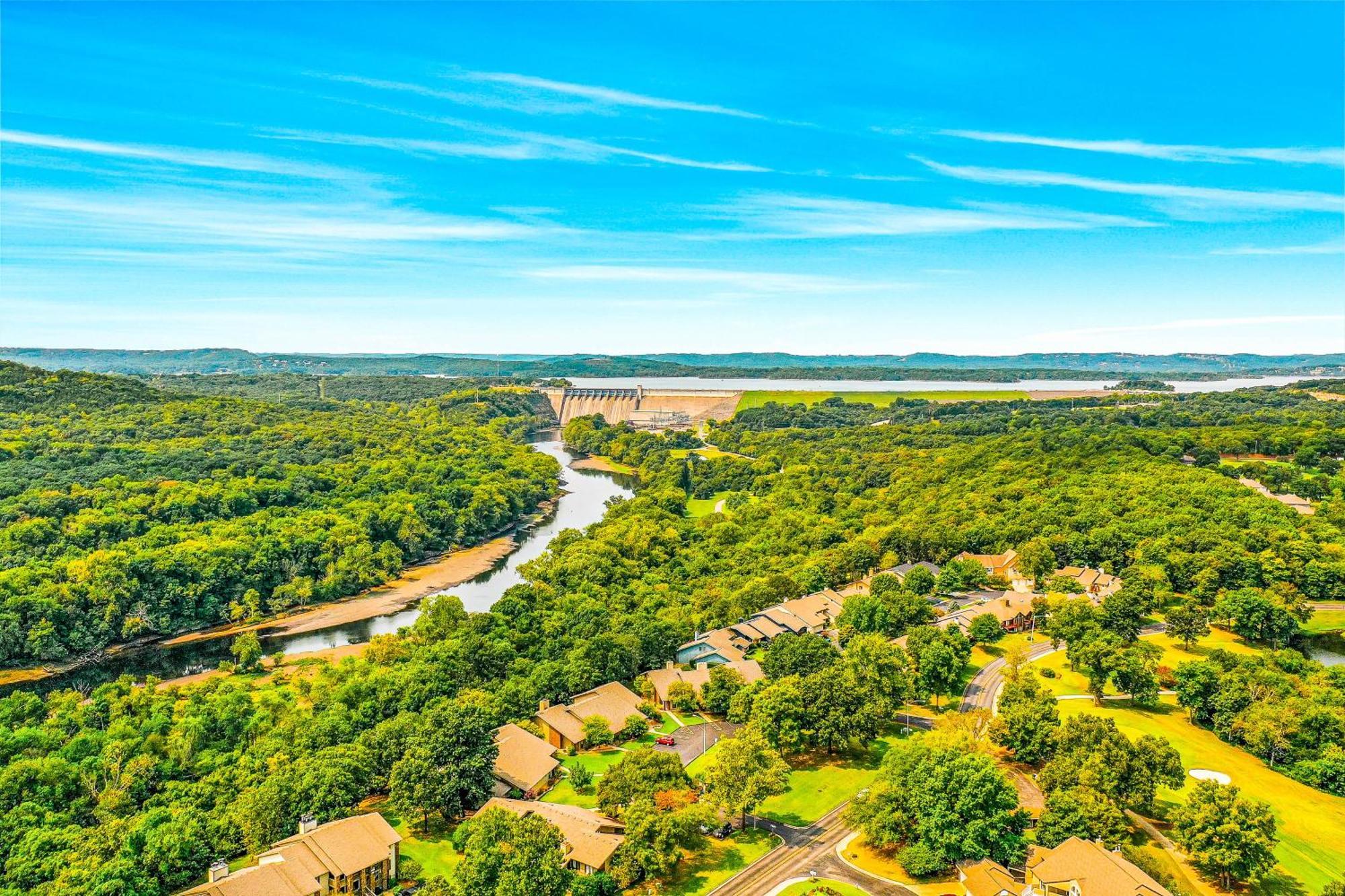 Lofty Retreat & Paradise Pointe برانسون الغرفة الصورة